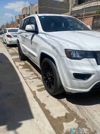 موديل ٢٠٢١ أللون ابيض ماشية ٣٢ ميل  السيارة جديدة واحلة من الصور حادثة...