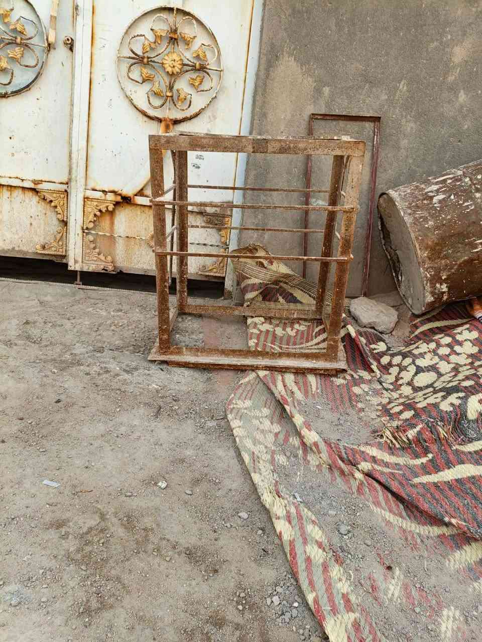 قفص مكيف ثقيل للبيع قيم واخذة وهاذ رقمي *********** بغداد, العراق
