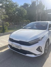 K3 موديل 2024 محرك 1.5 دبل نوزل فول مواصفات  فتحه سقف  عداد دجتل  3 وض...