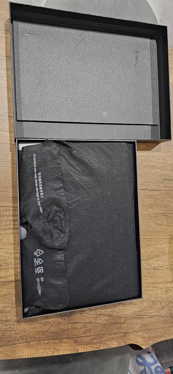 🔥 للبيع Lenovo Legion 7i Gen 7 – بحالة شبه جديدة جداً 🔥
📌 المواصفات:
💻 المعالج: Intel Core i9-12900HX (جيل 12 – فئة HX القوية)
🎮 كرت الشاشة: NVIDIA RTX 3080 Ti 16GB GDDR6
🧠 الرام: 32GB DDR5
💾 التخزين: 2TB NVMe SSD
🖥 الشاشة: 16 إنج QHD عالية الدقة
🪟 النظام: Windowsأصلي ومفعل  
🎯 الدقة: QHD (2560×1600)
⚡ التحديث: 165Hz (165 هرتز)
🎨 ألوان قوية (100% sRGB تقريباً)
✨ مناسبة جداً للألعاب السريعة مثل Warzone وFPS
📦 معلومات مهمة:
🇺🇸 مشترى من أمريكا من الموقع الرسمي للشركة
✅ استخدام قليل جداً (تقريباً صفر)
🔍 كل الفحوصات Passed (بطارية، هارد، معالج، كرت شاشة)
🧼 نظيف، ما مفتوح ولا متصلح
📎 يأتي مع كامل الملحقات الأصلية
💰 السعر: 2,500,000 دينار عراقي
🔹 (للعلم السعر الأصلي يوصل إلى 5,000,000 دينار)
📍 الموقع: أربيل
📞 رقم التواصل: ***********
🎯 مناسب للألعاب الثقيلة، المونتاج، التصميم، والرندر الاحترافي.
