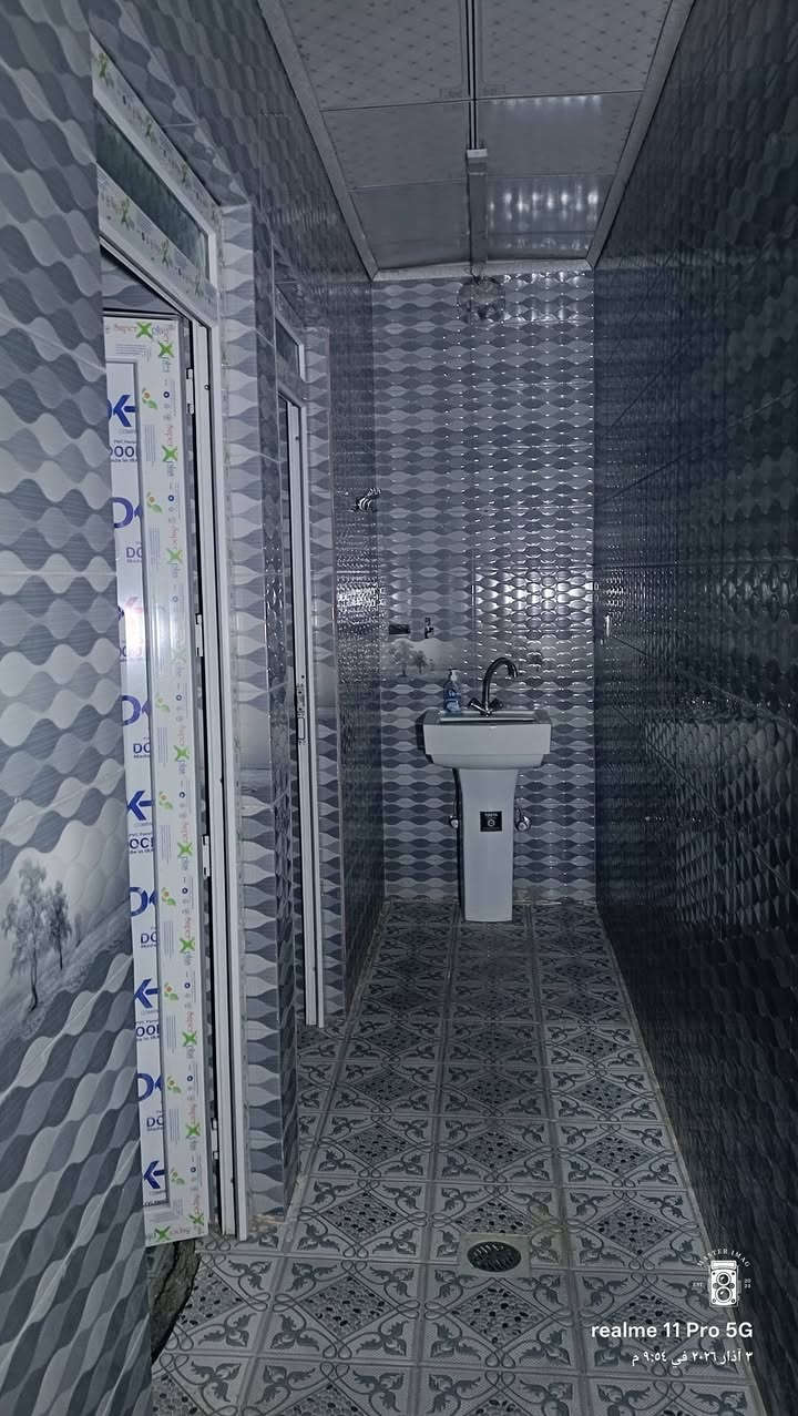 يوجد لدينا شقه لليجار في حي الشيماء الثانيا طابق ثاني الشقة عبارة عن غرفتين نوم هول ومشتملات مطبخ الشقه نضيفه جدا سعر الايجار 225 الف للستفسار ***********
