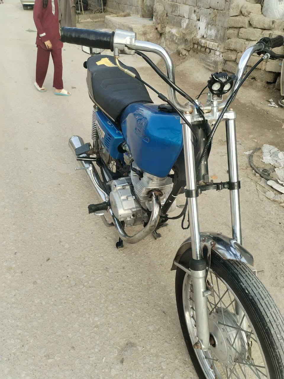 عمي سلام عليكم دراجه للبيع كلك مكان شاميه دراجه حلوه ونضيفه ماعيزه كلشي تفاصيل *********** رحمه الربك لا ماتشتري لا تأخابر اطلع كبل سعر 325 وبيه مجال مالت مستعجل
