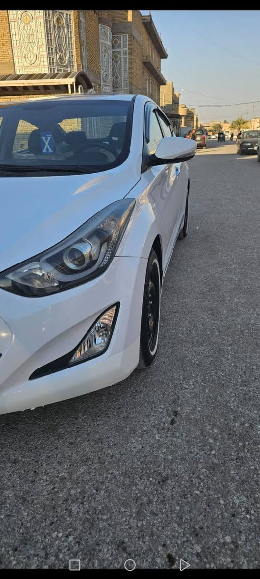 السلام عليكم النترا للبيع موديل 15 GLS بصمه فتحه تبريد قطعتين مدوشمه كامله تخم تاير ماشيه 76  حقيقي مكينه 1800 سياره نضيفه مكفوله من الصبغ والتبديل ماعده نص دوسه صبغ وبيه بارد قليل كير مكينه كفاله ماعدا تبديل رواجز فقط رقم بغداد انكليزي السنويه ل ٢٠٣٠  بأسمي السياره بالكوت السعر ١٤٠ وبيه مجال قليل ***********
