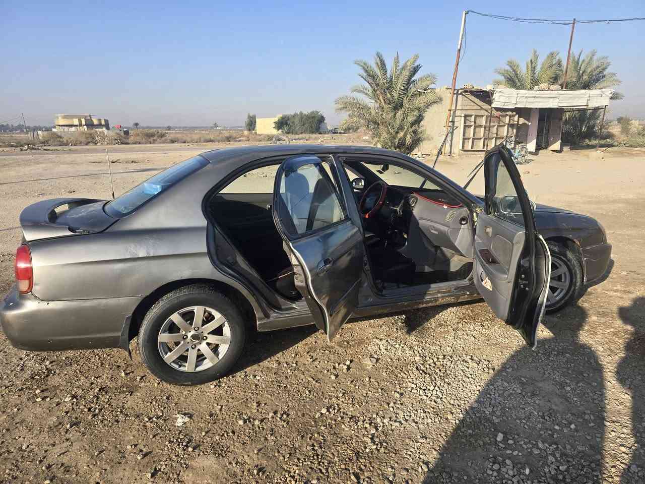 السلام عليكم سوناتا مديل 2001مكفولف من الضربه محرك جديد حداديه جاهزه تبريد جاهز سنويه لل28 السعر ٤٨ وبيه مجال بصيط *********** السياره عوزه بس صبغ مثل ماموضح بالصور
