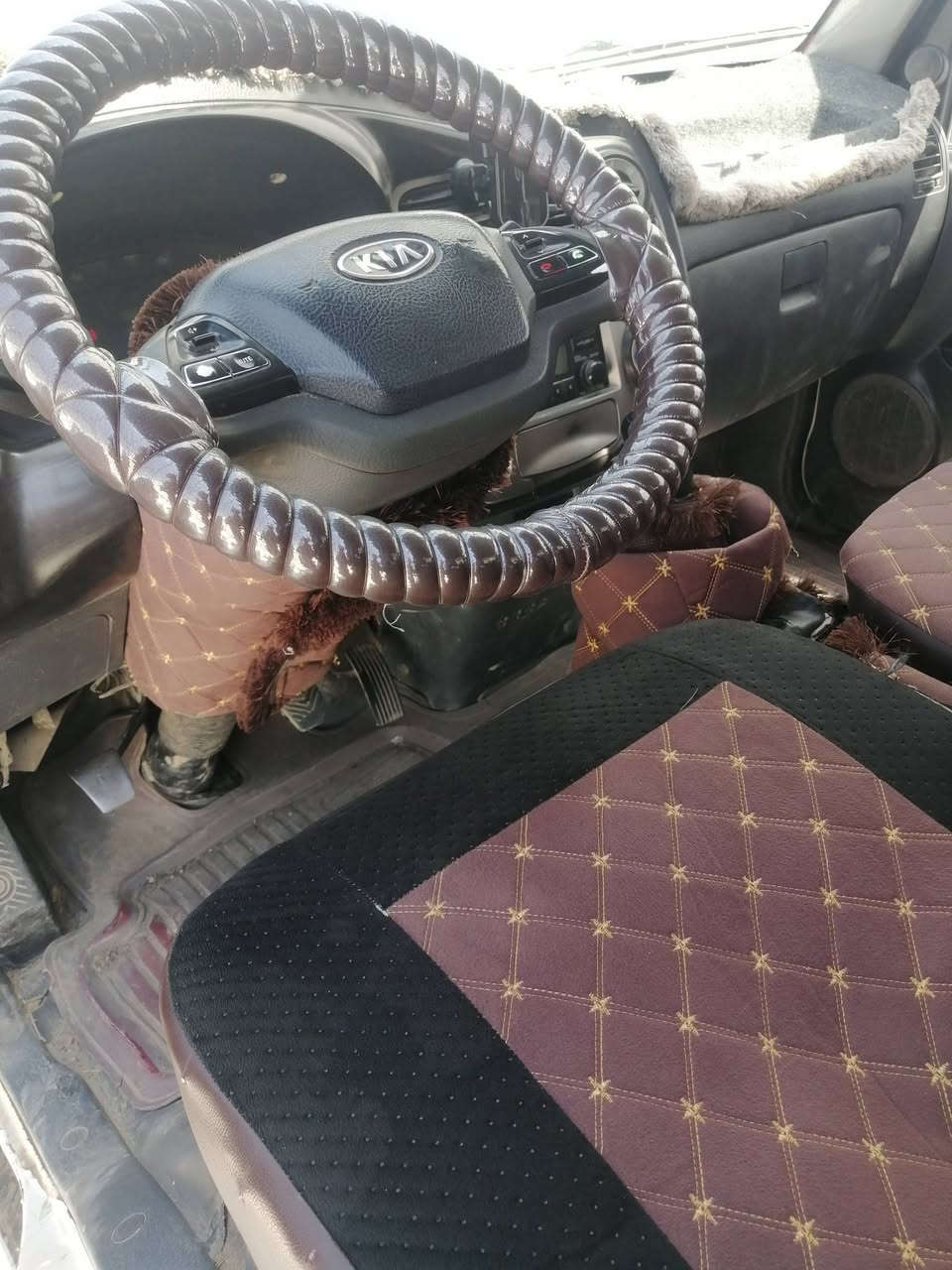 السلام عليكم كيا فحل موديل ١٣ رقم صلاح الدين مابيه صبغ سياره خير من الله مال جناي بس يرادلها تقليم السعر ١٢٠ للتواصل *********** //***********
