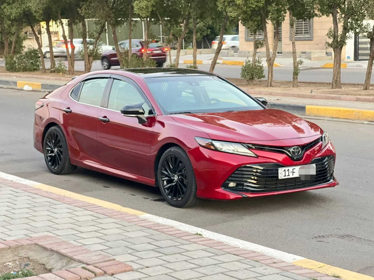 تويوتا كامري 2018  XLE
وارد امريكي 
الممشى الكلي للسيارة  94.000 M  وقابل للزيادة
صبغ قطعة وحده فقط البنيد مكان الحادث من امريكا بداية البنيد من جهة السائق 
فول مواصفات السيارة
مثبت سرعة 
كشنات جلد  اسود تدفئة فقط
بانوراما
تحكم ستيرن 
رادار أمامي وخلفي
توقف ذاتي فرامل الطوارئ
حساسات أمامي خلفي 
نقاط عمياء 
حساسات اطارات 
بصمتين اصليات
3 أنظمة قيادة
صدر أمامي خلفي جديد بالكامل 
 فلنجات  سيراميك رياضي مثقب أمامي خلفي
ويل كب حجم 18  أسود وتخم اطارات تايلندي  جديد
السيارة عليها إدامة بالكامل من كلشي بوليش ومحرك السيارة جاهزة بالكامل اي نقص ما بيها 
السعر 20.500$  وبي مجال
مكان السيارة بغداد شارع فلسطين
*********** 
***********
