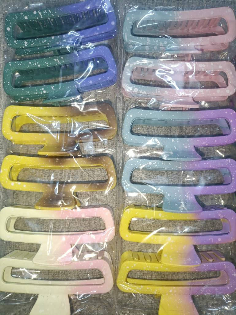 جوملە و موفرەد بەردەسته 
سعری دەرزەنی تەنها به 3000 دینار 
گەیاندن هەیە 
*********** كالار, السليمانية
