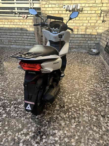 السلام عليكم دراجه بي سي اكس جيل ثاني ياباني ماشيه٢٤ الف دراجه نضيفه مال بيت كامله مكمله ما بيه اي نقص وين ما تريدي وديهه اخذتهه من الرمبه والله مضايق واريد ابيعهه سعرهه ١٨$

***********
