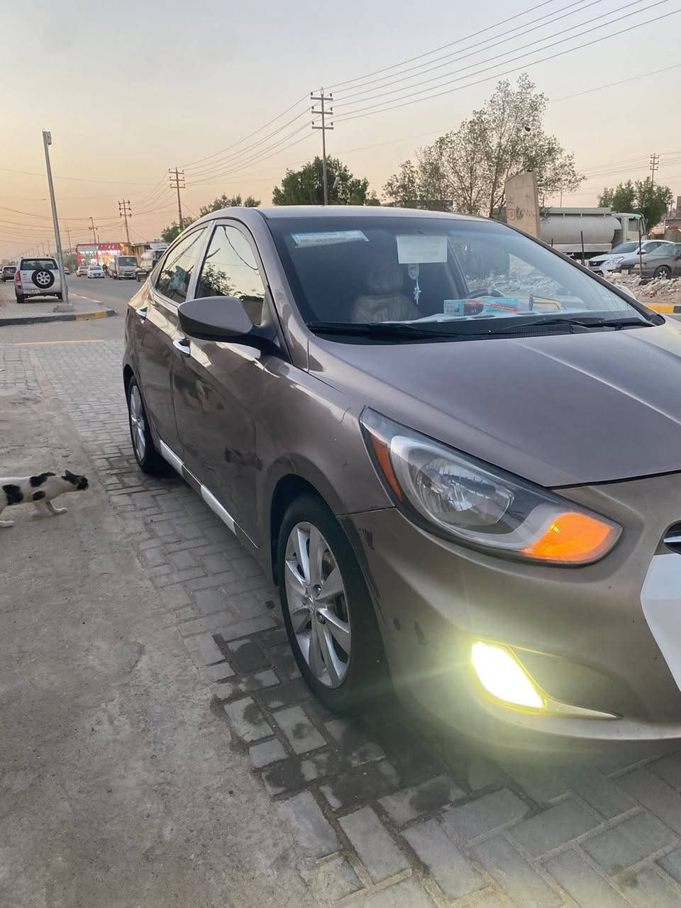 السلام عليكم هونداي اكسنت للبيع 2013 ضررها من امريكا جاملغ وبنيد وبيها طخة بالداير الي فوك التاير خلف السائق بعدها مامسويها حدادية تخم تاير كلة تمام تبريد شغال مكينة 1600 بيها خيط تبخير بدائي وهنا بالعراق انصبغت عام اثر جراد مكفولة قمارة وتكم وعيب شرعي سنوية 2026 سعرها 70 وبيها مجال مكانها بصرة للأستفسار ***********
