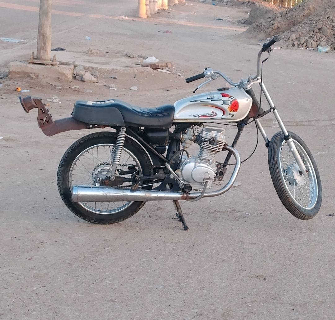 سلام عليكم
تعمير 25 
شاصي 16اوراق
السعر 650
شراي اتصل خاص مغلق
***********
