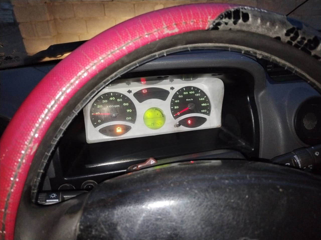 السلام عليكم عندي سياره سايبه للبيع مديل 15سياره   شواصي جدد بدون اي تعمير كير مكينه مكفولات صدر امامي خلفي جديد تايرات نضيفه كهربائيات كلهه شغاله سياره جاهزه من كلشي السعر37وبيهه مجال للشراي سنويه جديده ارقام نكليزي مصفر هيئه وغرامات تحويل ثاني يوم هزه جديده المكان بغداد  رقم الهاتف ***********
