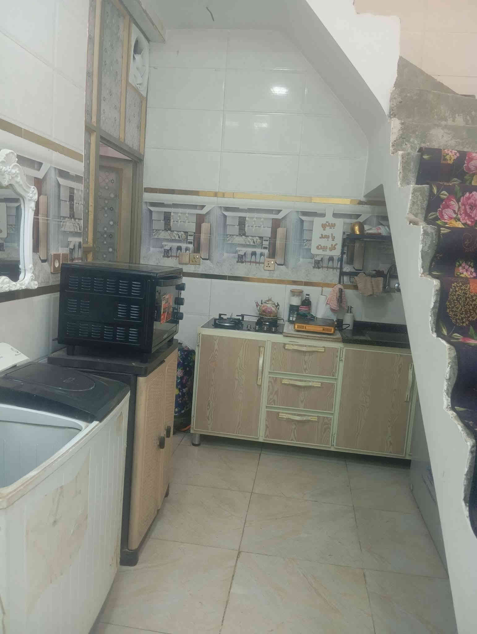 بيت للبيع منطقه حي الفرات قرب بانزين خانه حي النصر البيت  بناء حديث صارله 6 اشهر ماء كهرباء مجاري تبليط كامل خدمات مساحه 70 متر واجها 5 وربع ونزال 13 مثل ما موضح بلصوره طابوك رفت صب مسلح بناء  طابقين طابق اثاني ماكامل عوزه بس صبه زراعي سند ٢٥ ملك شخص وليس مملوك الدوله سعر 55 وبي مجال ‏‪***********
