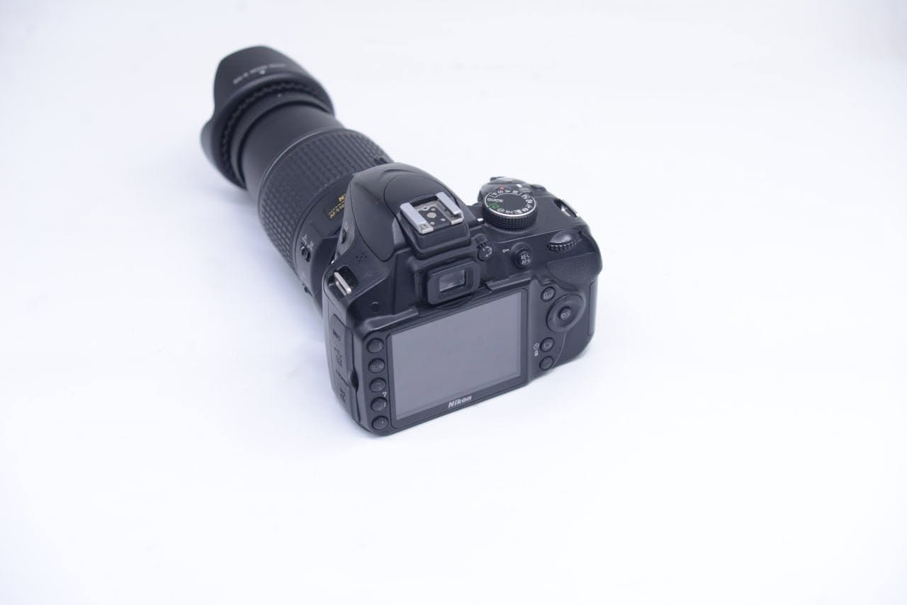 كأمره نيكون  (💣 ✨3200 📸💣)
مع عدسه 55-200 VR 
نضافه 90/100 كامل ملحقات 
 📸 سعر 350  الف 
1- رام 32✅
2- حقيبه 💫
3- حزام كتف✅
4- شاحنه اصليه ✅
5 بطاريه اصليه ✅ 
6- توصاله نقل صور ✅ او توصيل مجاني 💫
الدفع بعد ال فحص و القناعه التامه 
 ***********
