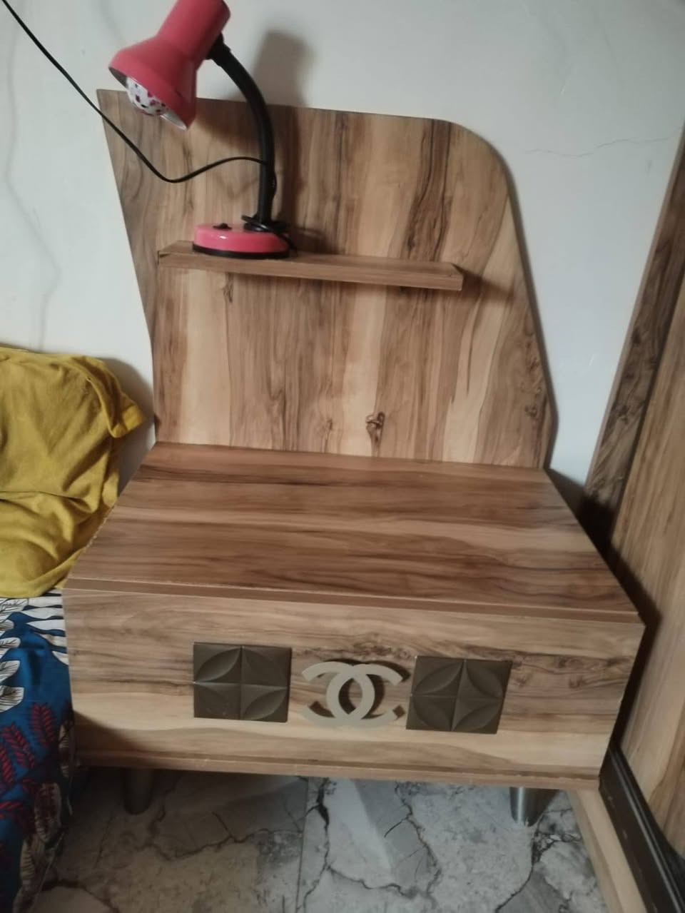 غرفه تركي حجم كبير اكثر من 5قطع
ب650 وبيها مجال لشراي زويريجات 
تواصل وي صاحبها 
***********
