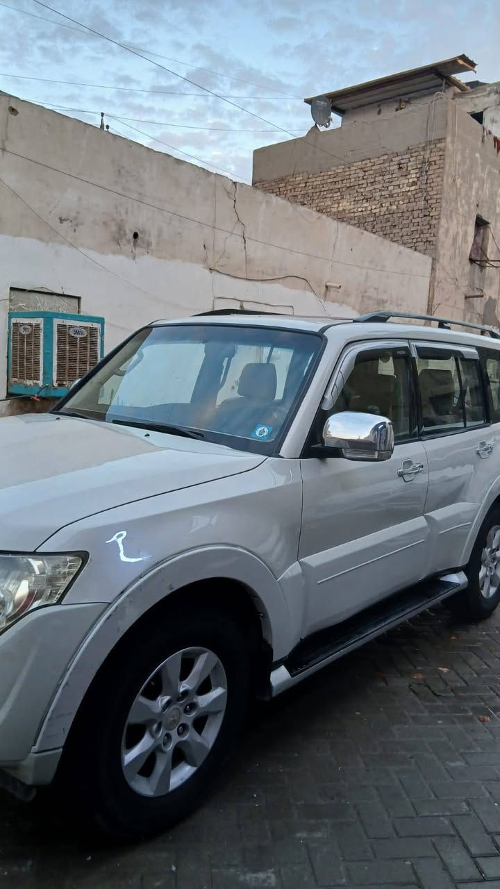 باجيرو 2009 حبتور بيها صبغ 3قطع ونص فول مواصفات فتحه جلد كشنات كهرباء تحكمات ستيرن شاشه كبيره كاميرا مكان السياره بغداد سعر 125 تريد اتصل *********** بيع او مراوس
