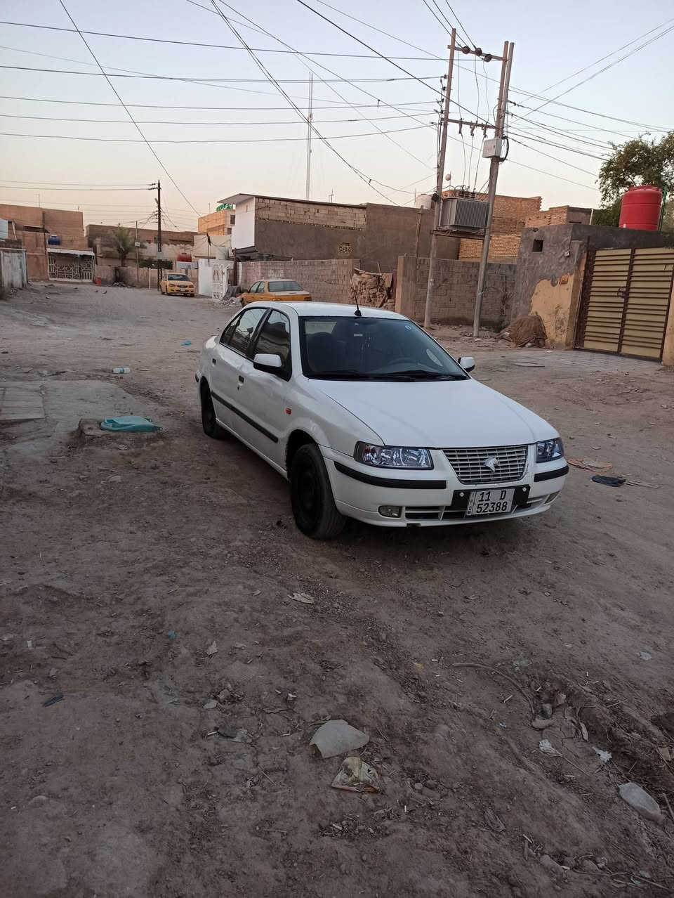سلام عليكم من بعد اذن الاداره سياره سمند موديل 11 للبيع رقم بغداد إنكليزي سياره جديده وجاهزة تبريد تدفئه سعره 43 وبيها مجال قليل للاستفسار الاتصال على الرقم الموجود ***********بيع او مراوس

