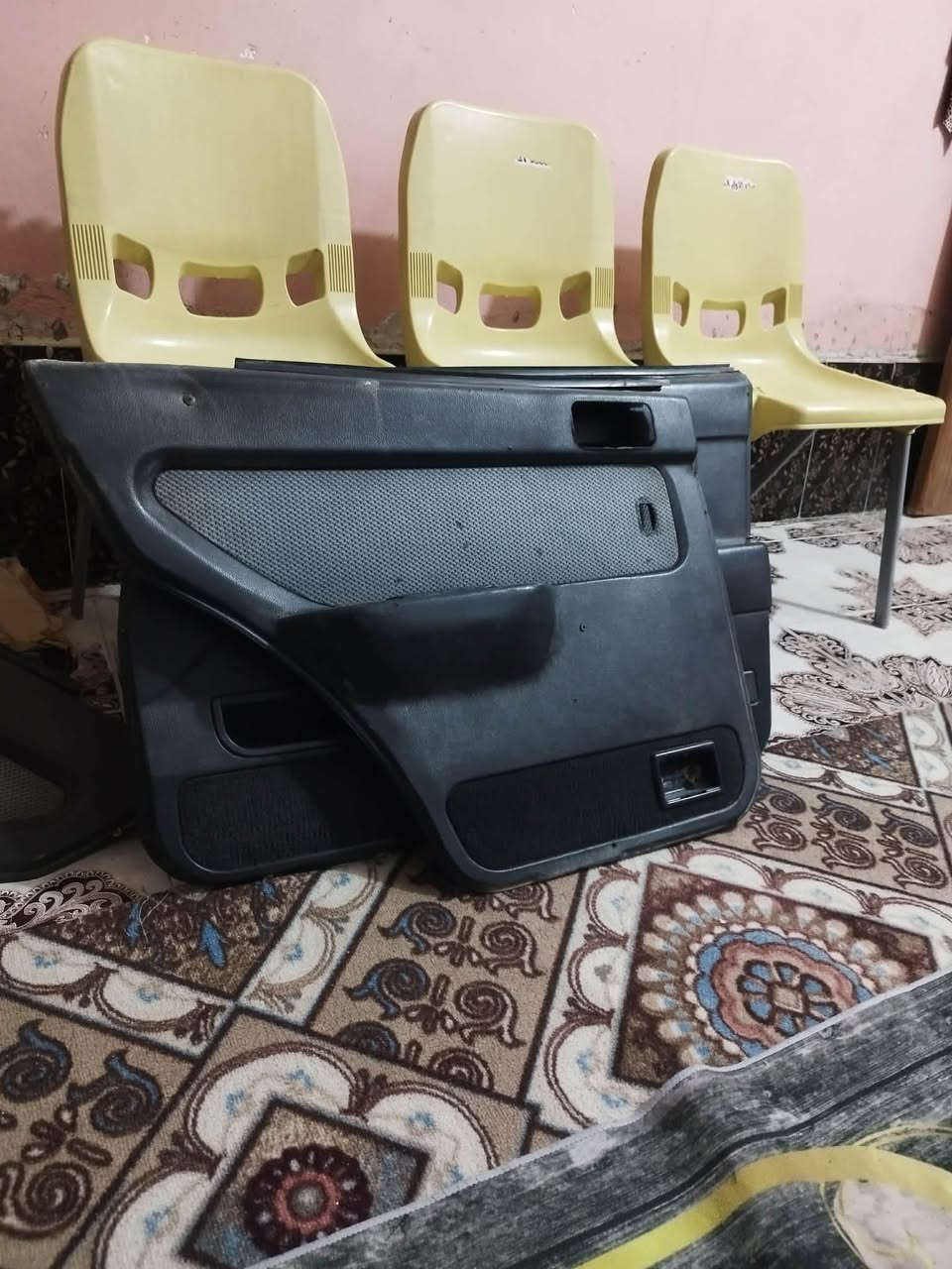 السلام عليكم
بطاين اربعه الانترا دمعه 94 السعر 50 

ماصدات وبكلايت معه مسطره وقاعدة مسجل وشباك السعر 75

 واتساب (***********)

يوجد توصيل
