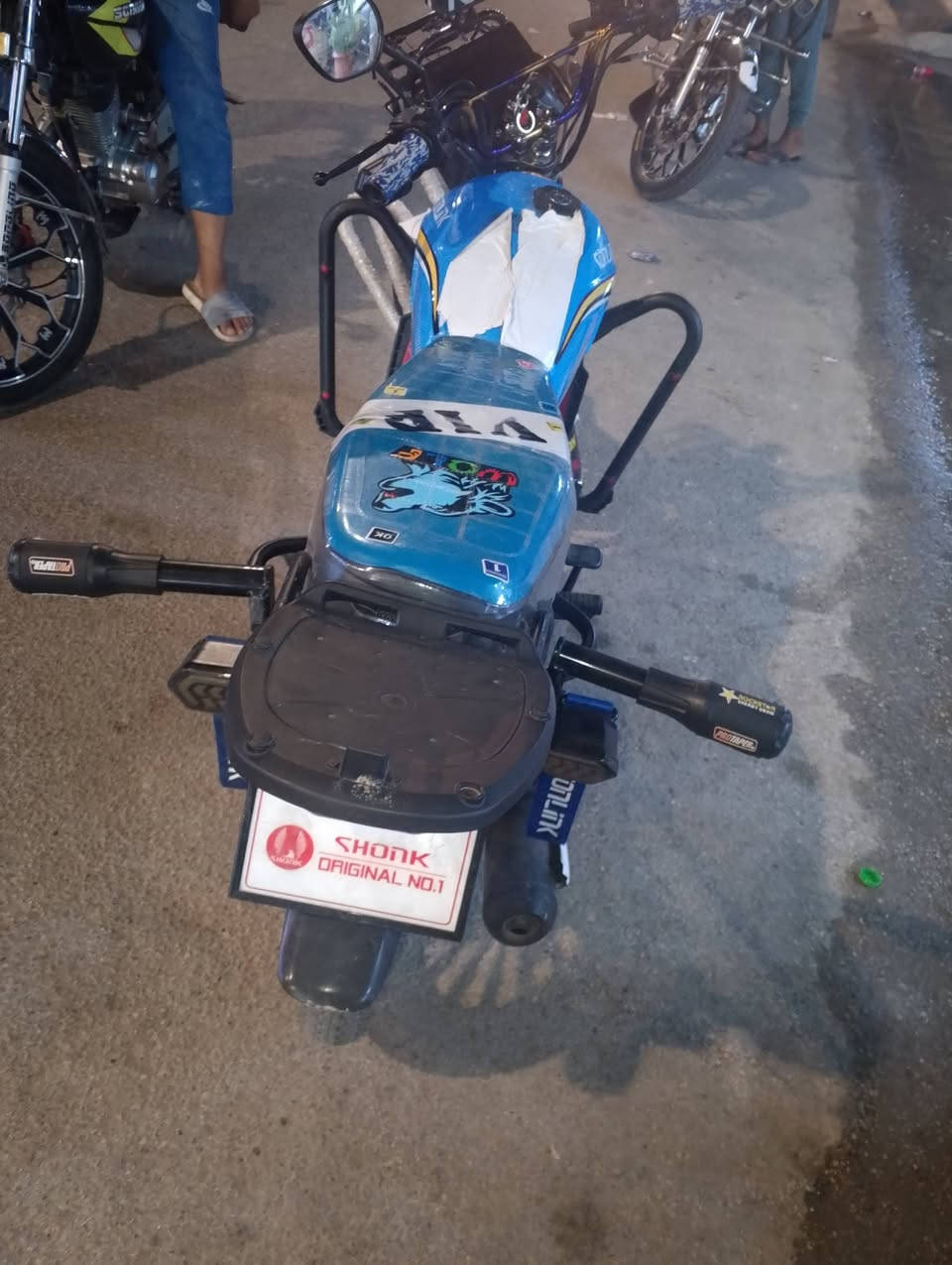 للبيع سونلك محرك ميتين ضاغطة وزنجيل سيبي اف موديل 25استعمال شهرين السعر 900بي مجال العنوان الرمادي الصوفية رقم هاتف ***********واتساب بي
