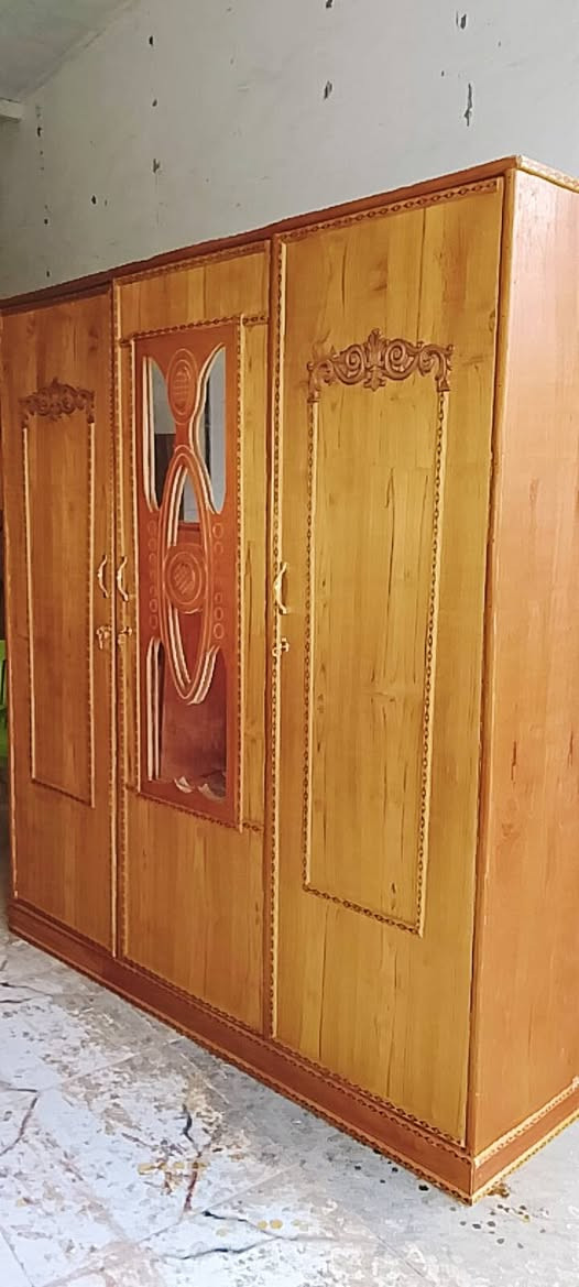 كنتور مستعمل ثلاثة ابواب تسكام للبيع مكاني الشوملي ويوجد خدمة توصيل ***********
