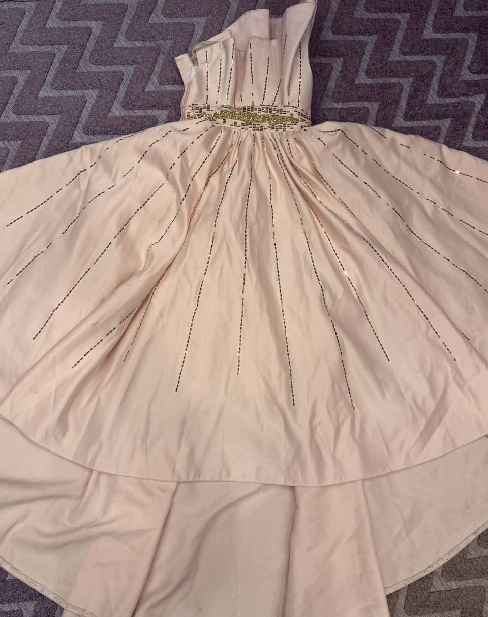 بدلات للبيع كوالتي ممتاز  اللون البصلي تلبس من عمر ٥ الى ٧ سنوات ووياها سيم تصير نفش ماخذتها ب١٥٠ اريدها ب٦٠ الف / والسمائي تلبس وزن ٦٠ الى ٧٠ من كدام قصيرة ومن الخلف طويله وبالحقيقه احلى اريدها ب٥٠ الف بيهن مجال


**إذا كنت صاحب هذا الإعلان وتريد حذفه لأي سبب، رجاءا أرسل رسالة إلى الدعم الفني**