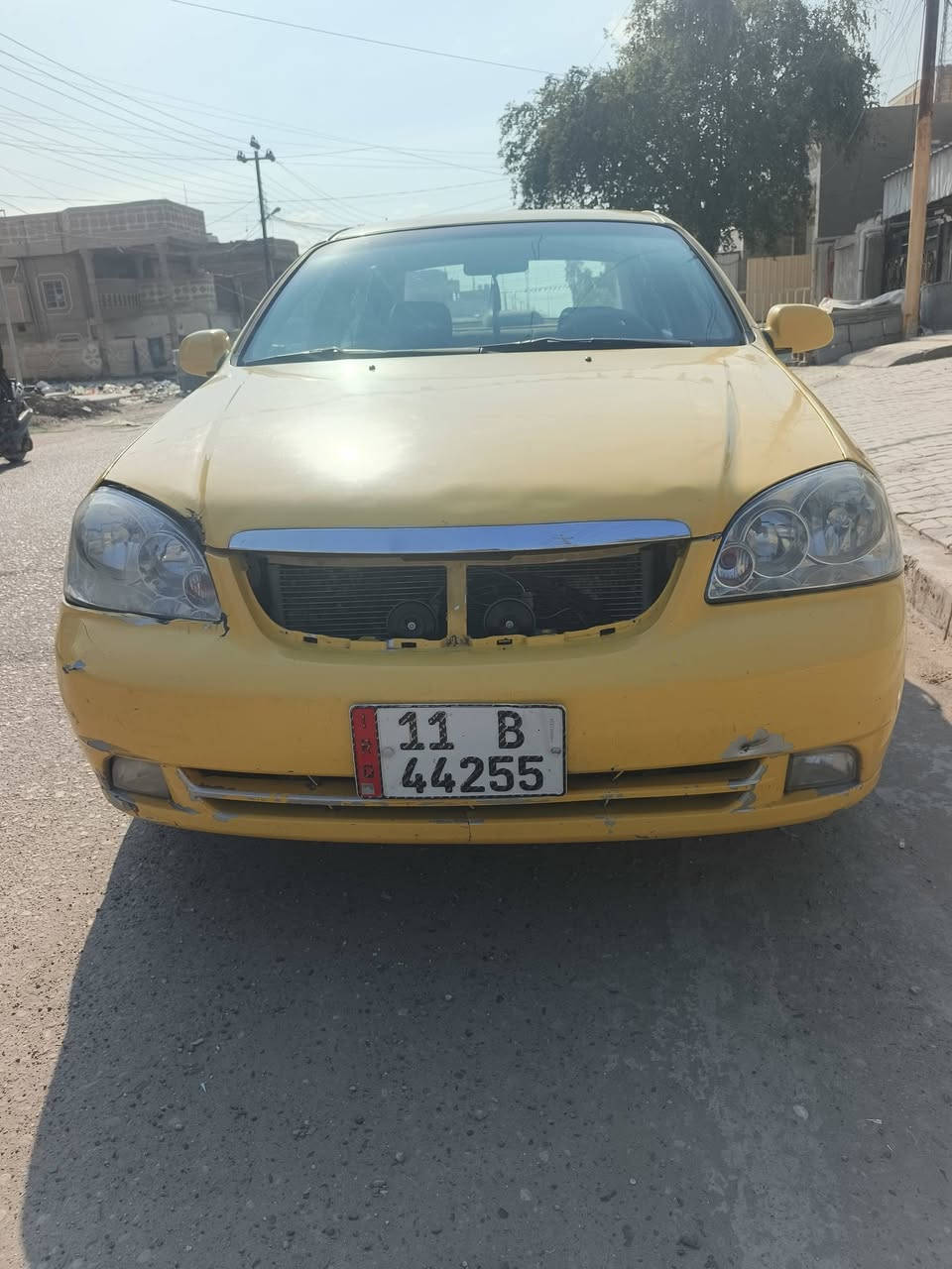 السلام عليكم
اوبترا 2011 شركة عامة مصبوغة عام اثر جراد وهذا كشرها شوفة عينكم بيها هاي الطخطخات ابيع ع هاي الوضعية 
السيارة كير مكينة وتبريد ومنظومة غاز 60 لتر  كلها مكفولة مدوشمة ارضية وكشنات / السيارة بأسمي ابيع تحويل مكان السيارة بغداد الحسينية مال راشدية السيارة عارضها ب 60 وبيها مجال للشراي للتواصل *********** او المراسلة ع خاص
