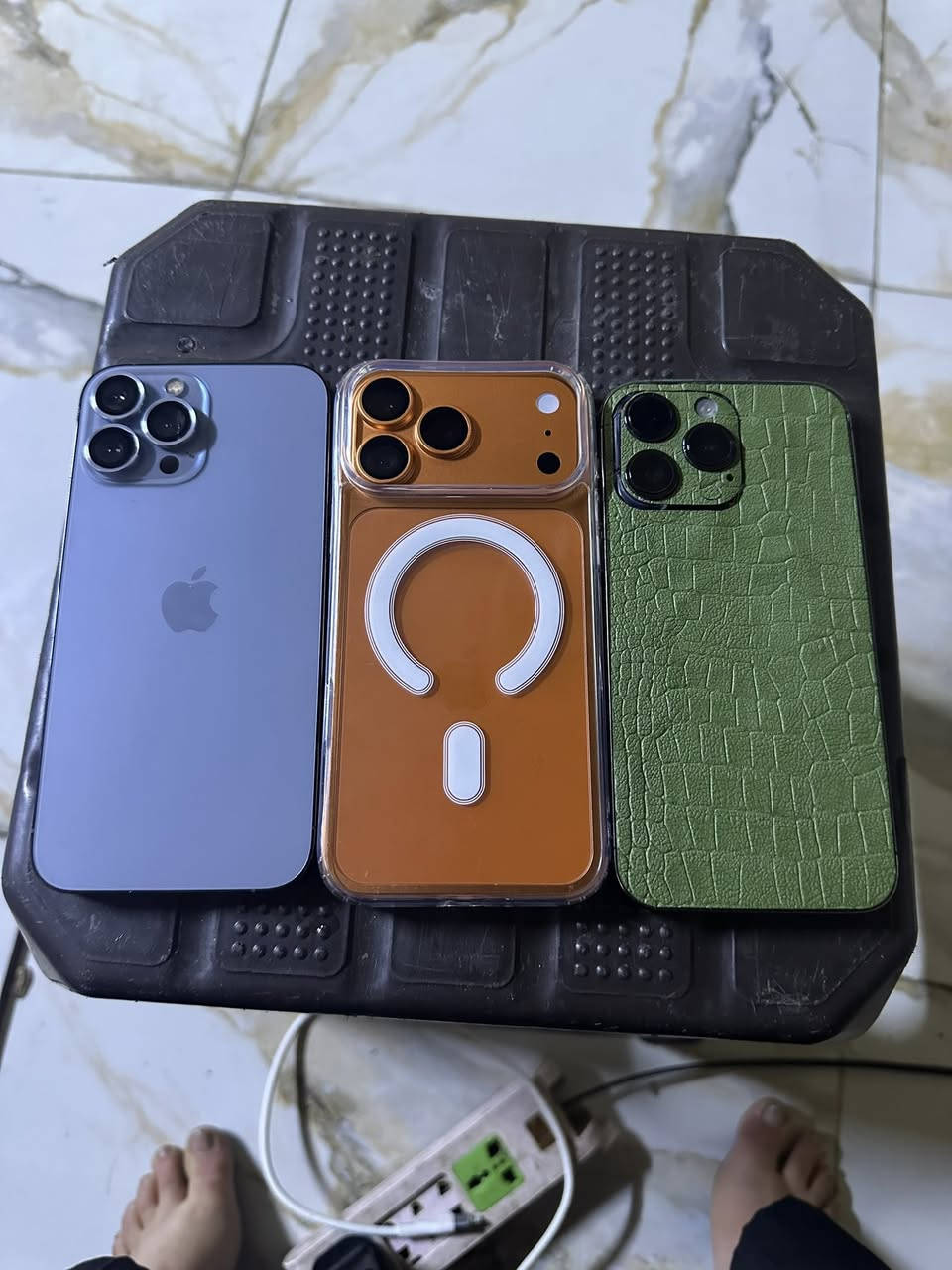 سلام عليكم
اجهزه عدد3للبيع 
الأول 14برو ماكس 
ذاكره256بطاريه 96بلاد
مخليله لزكه مال 17
دبل سيمكرت كله شغال
كامرات✅اتصال✅سيمكرت✅فيس إيدي ✅كله شغال مابي عطل تجي تفحص ع راحتك ودبل سيمكرت
قطعه نضيفه وحلوه تجي تفحص ع راحتك 
شاشه3خيارات مستبدل ألوان الحلوه 
السعر625وبي مجال

الثاني 14برو ماكس
ذاكره256بطاريه100مستبدل
ألون البنفسجي ضهر مفطور ومغلف
ماستر شرق اوسط كله شغال كامرات✅اتصال ✅سيمكرت✅فيس إيدي✅شغالات بدون عطل
شاشه3خيارات مستبدل نوعيه زينه 
السعر525وبي مجال

الثالث 
13برو ماكس
ألون البحري
ذاكره 256بطاريه76
الجهاز كله بلادي فقط كامرا مبدل
الباقي مكفول كله شغل كامرات✅اتصال✅سيمكرت✅فيس إيدي✅وأي فأي شغالات وبلادي كله مامبدل شي بس كامرا 
يرهمن مراوس ويرهمن بيع السعر 500وبي مجال بسيط
مكاني بغداد مدينه الصدر راسل واتساب وتدلل 
رقمي ***********ر
