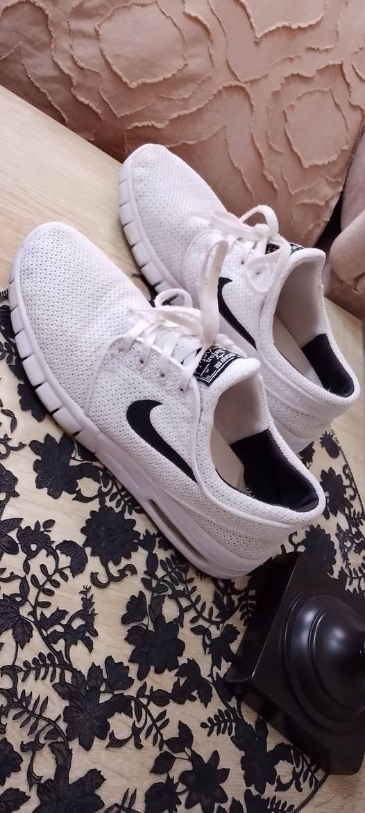 قطع صبايا بحال الجديد للبيع باقل الاسعار لتواصل ع الخاص ويتواجد قطع أخرى لصبايا والأطفال والاحذية


**إذا كنت صاحب هذا الإعلان وتريد حذفه لأي سبب، رجاءا أرسل رسالة إلى الدعم الفني**