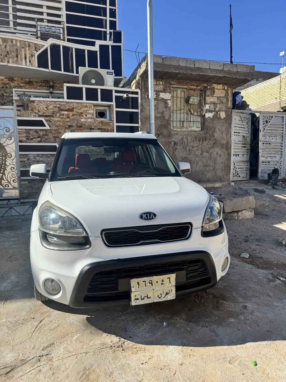 سلام عليكم
صول مديل 2014 خليجي كفاله عامه
فقط بيها صبغ بصوب السايق ب باب الوره جوه كد شبر 
مكينه كير تبريد حدديه تخم تاير جاهزات
تريد وكاله تريد تحويل 
السعر 118 وبيها مجال بسيط 
مكاني كوفه للستفسار اتصل ***********
