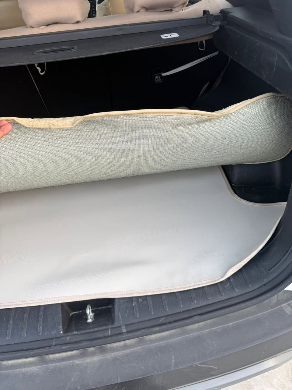 السلام عليكم
هيونداي توسان خليجي /لون ابيض /رقم اربيل /.
مكفوله من جميع النواحي عدا بارد بجنطه على كد الاصبع فقط .ماشيه 34ألف فقط 
فول مواصفات عدا الفتحه 
بصمه تشغيل 
مقاعد كهربائيه 
مري شفط اشاره 
حساسات أمامية خلفية 
شحن وايرلس 
تحكم سترين جيهتين 
اوتوا هولد .
نظام ABS. مانع تزحلق 
كامرة
بردات خلفي 
لايتات دوراة أمامية فول LED


**إذا كنت صاحب هذا الإعلان وتريد حذفه لأي سبب، رجاءا أرسل رسالة إلى الدعم الفني**