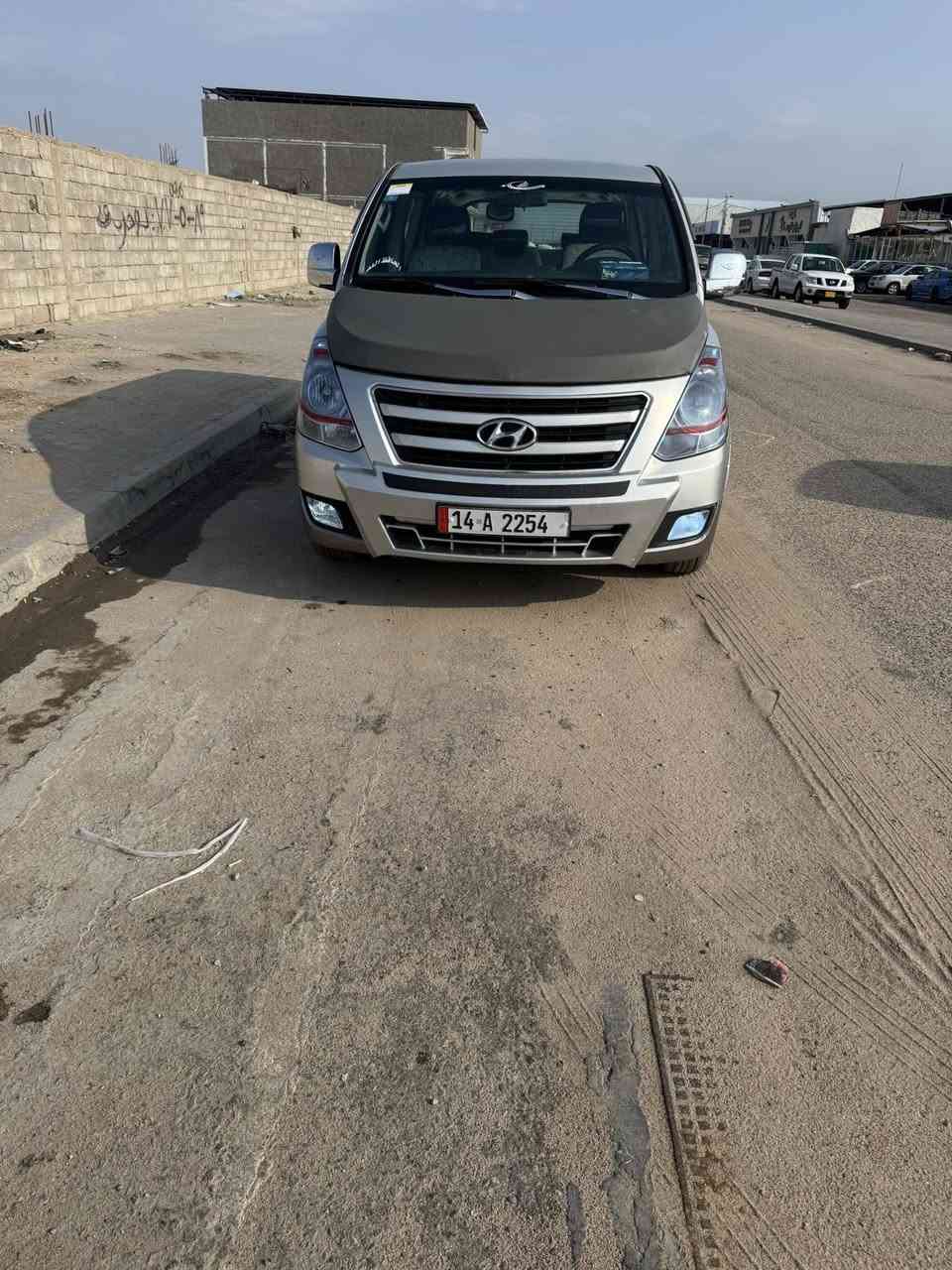 السلام عليكم ستاركس مديل 2008بسمي سياره مكفول ضربه وكص والعيب الشرعي جاهز من كلشي السعر ١٣٠ وبيه مجال مكان السياره البصرة )(***********)
