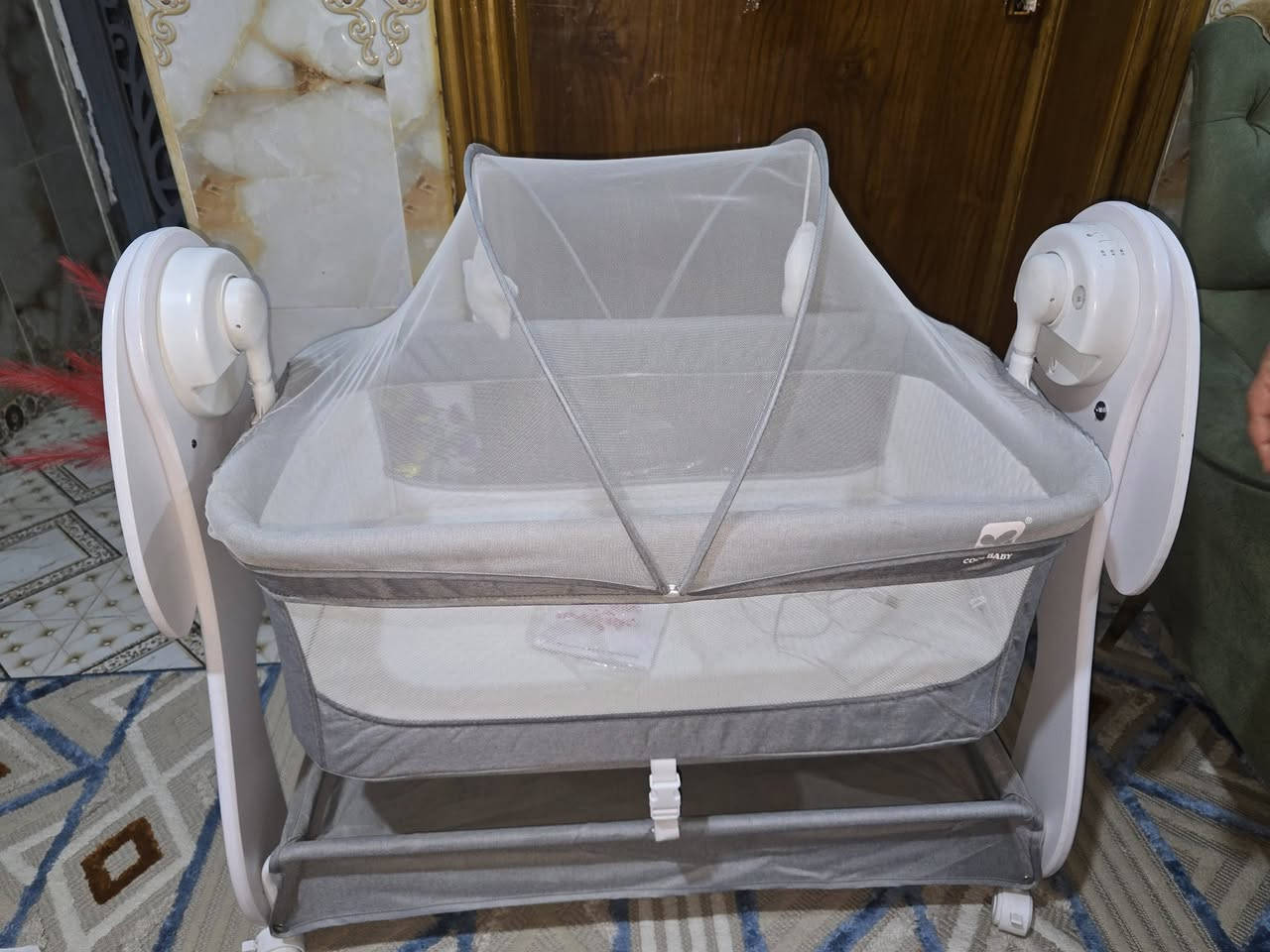 كاروك طفل للبيع جديد مامستخدم الشراي يتصل او واتساب ***********
