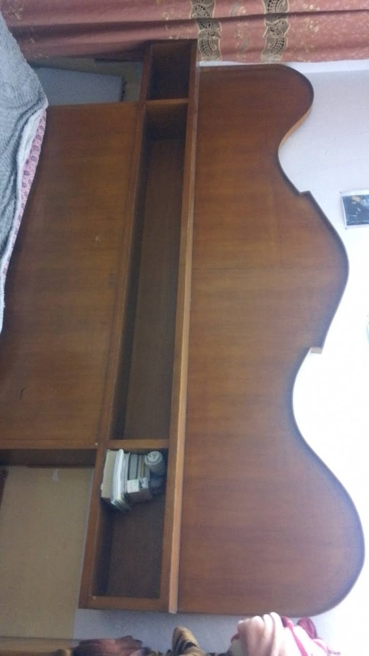 جربايه  
عرضها متر ونص
طولها مترين الى عشره 
ويها عرشها مرتب خشب 
اخو الجديد سعرها 70 الف وبيها مجال


**إذا كنت صاحب هذا الإعلان وتريد حذفه لأي سبب، رجاءا أرسل رسالة إلى الدعم الفني**
