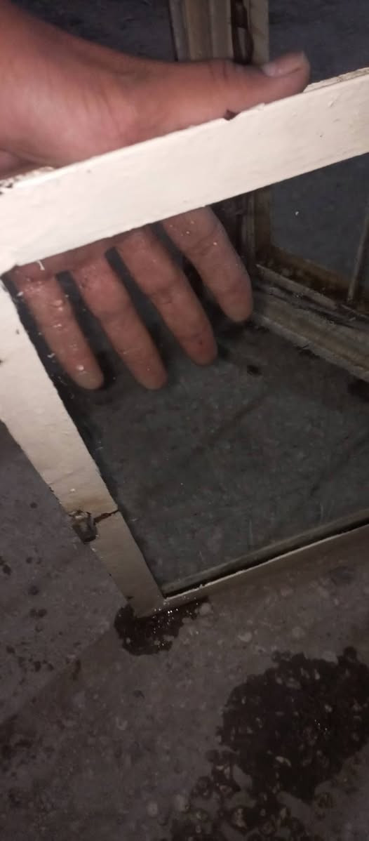 للبيع شباج بابين جامات ملاته موجودات حديد ثقيل كلش ماكني حله مركز المدينه خابر ودلل *********** عندي توصيل
