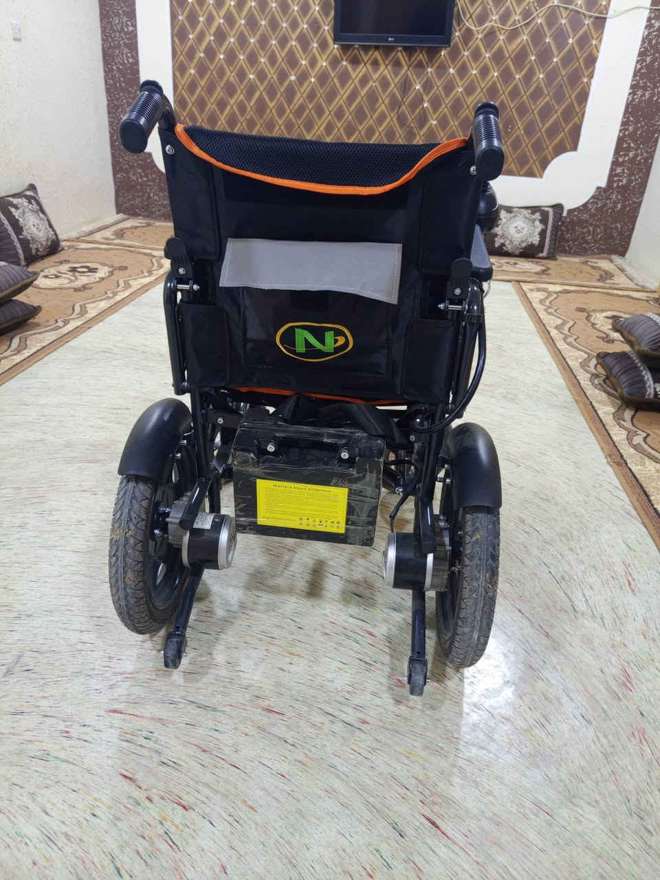 للبيع كرسي كهربائي مستخدم شهر نضيف علفحص 
السعر 400 الف وبي مجال 
الاتصال على الرقم ‏‪***********‬‏ بي واتساب خاصه مامتواجد  التواصل مع صاحب الرقم فقط
