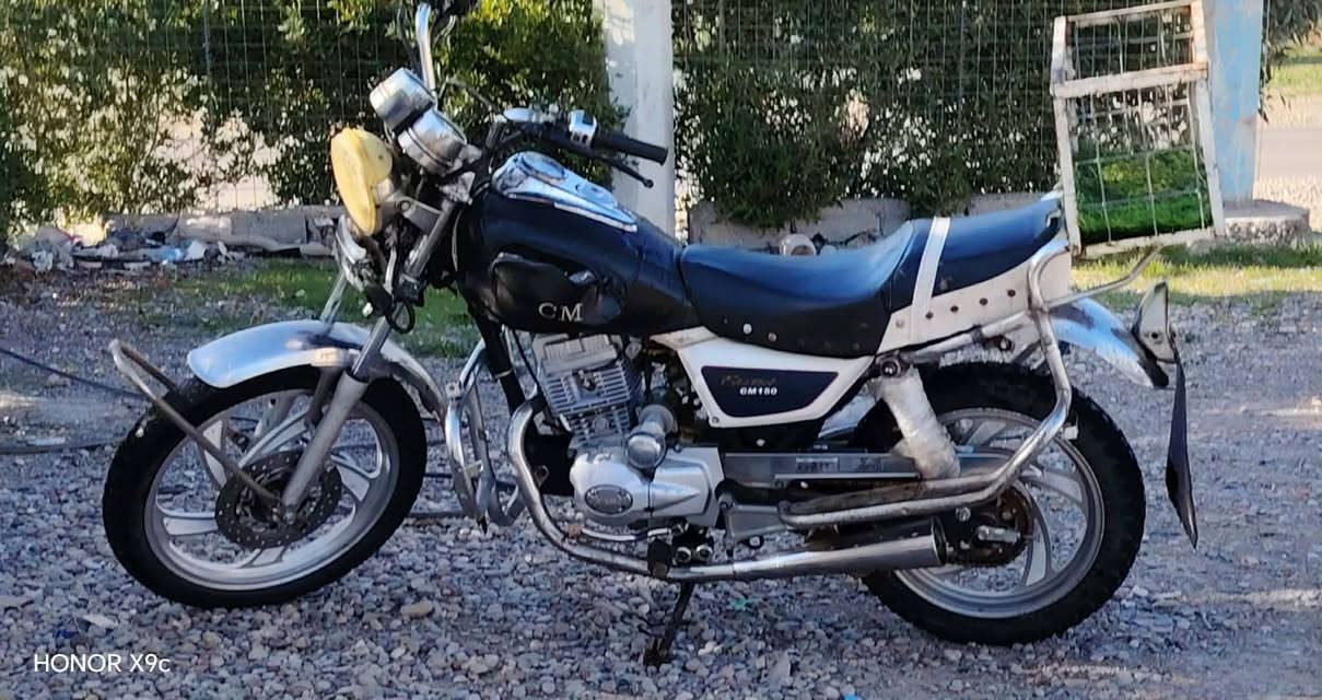 السلام عليكم موطور للبيع جني دبل بلك
الموطور  كلو شرط كهربايات كل شغاله نكره سلف ولباقي شوف العين الاستفسار النتصال ***********
ملاحضه الموطور مال جناي
