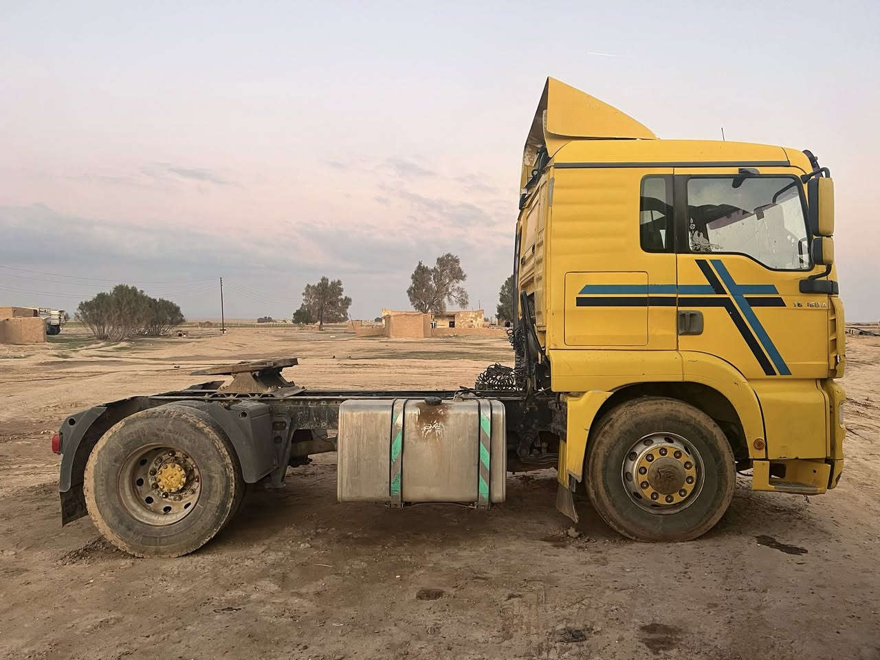 سلام عليكم مان موديل ٢٠٠٢ سنويه نافذه  السعر ٦٥ العنوان صلاح الدين ***********
