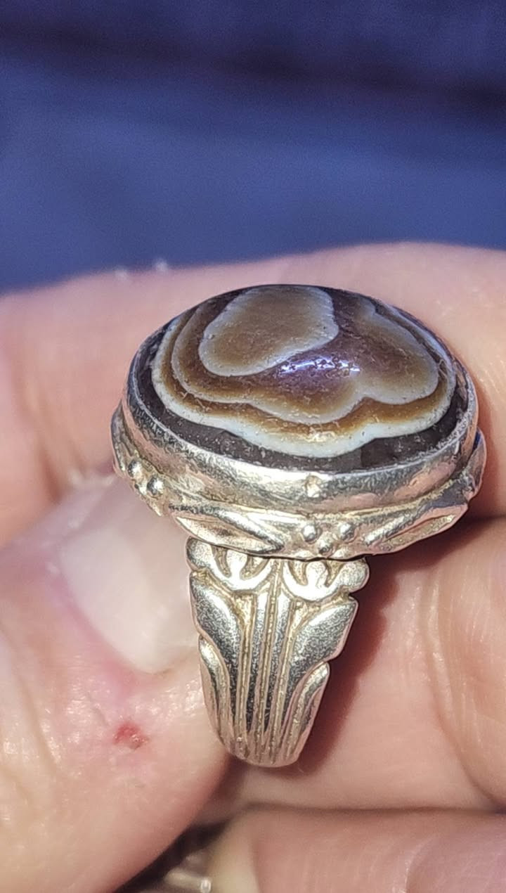 خاتم جزع بقري مصوره قلب واضح قديم جدا للبيع سعر خاتم ١٠٠ الف يوجد توصيل كافه محافظات


**إذا كنت صاحب هذا الإعلان وتريد حذفه لأي سبب، رجاءا أرسل رسالة إلى الدعم الفني**