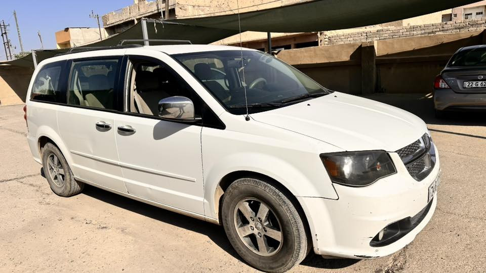 السلام عليكم
دوج كرفان للبيع 
موديل ٢٠١٢
المواصفات؛
-ثلاث قطع تبريد 
-ابواب سلايد ميكانيكي
-منظومة غاز حكومي 
-شاشة عطلات 
-شاشة ايباد
-لايتات زينون
-السنوية لل ٢٠٢٩
-ضررها الجاملغ الخلفي بي صبغ والباب السلايد كلير
-سعرها ١٣٥
-مكان السيارة (الموصل/الكبه)
-للتواصل؛***********
