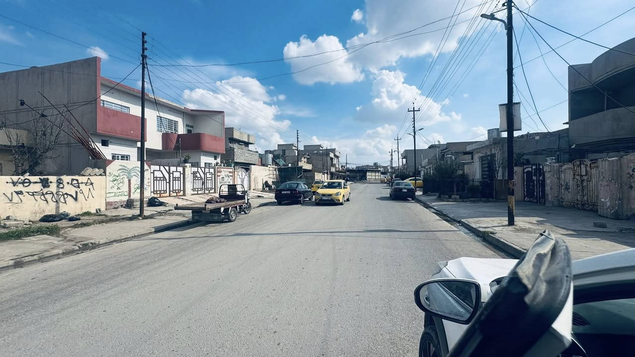 للبيع
بيت مساحةً 200 م واجهة 10 م
نهاية سوق حي صدام شارع 20 م
***********
***********
