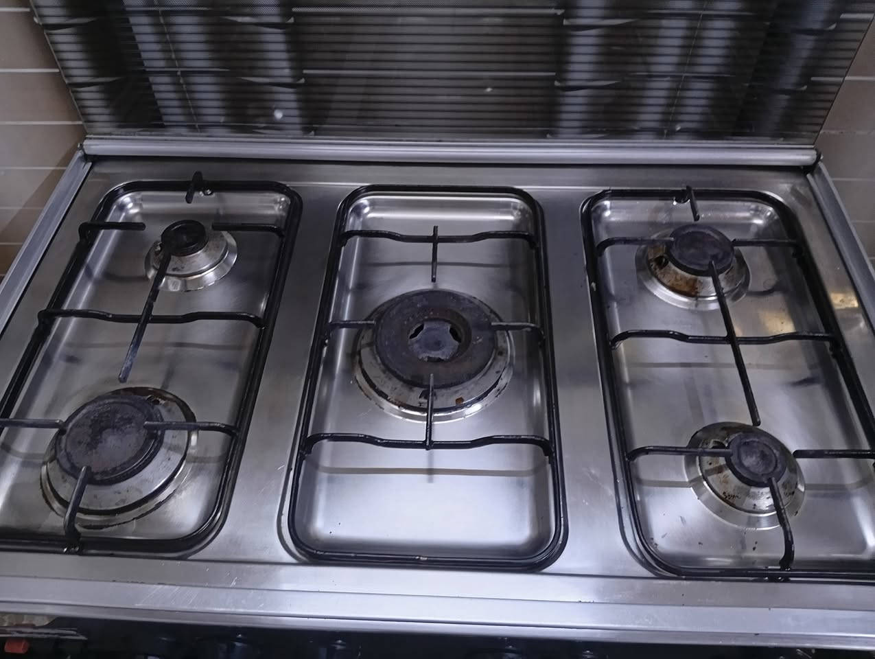 طباخ للبيع نضيف كلشي ما بي السعر ،230 ولي مجال
مكاني الموصل حي عدن ***********
