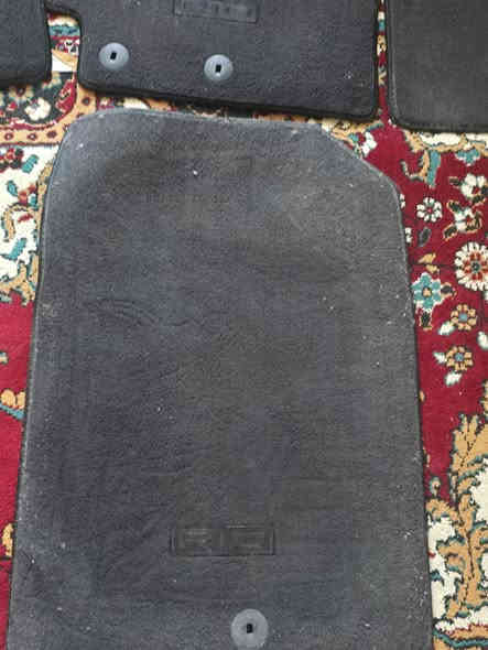 ارضيات كيا ريو اصليات شرط مامستعملين 2021
25 الف 
***********
