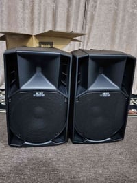 خدام الحسين زوجين للبيع جديد سماعات RCF 715 سعر الزوج 450 الف مكفولات ...