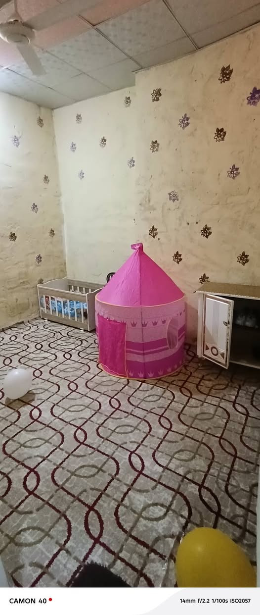 بيت في مناوي باشا خلف غرفه تجاره يحتوي بيت على ٤ غرف صحيات مطبخ حار بارد ديوانيه حوش كله سقف ثانوي بيت عكاده  وسنوديج  سيراميك البيت كله مساحه بيت ٢٠٠ وكثر 
الارض بيت بلديه نت ضوئي بلباب 
سعر بيت 30 وقابل التفاوض
 الستفسار ***********
