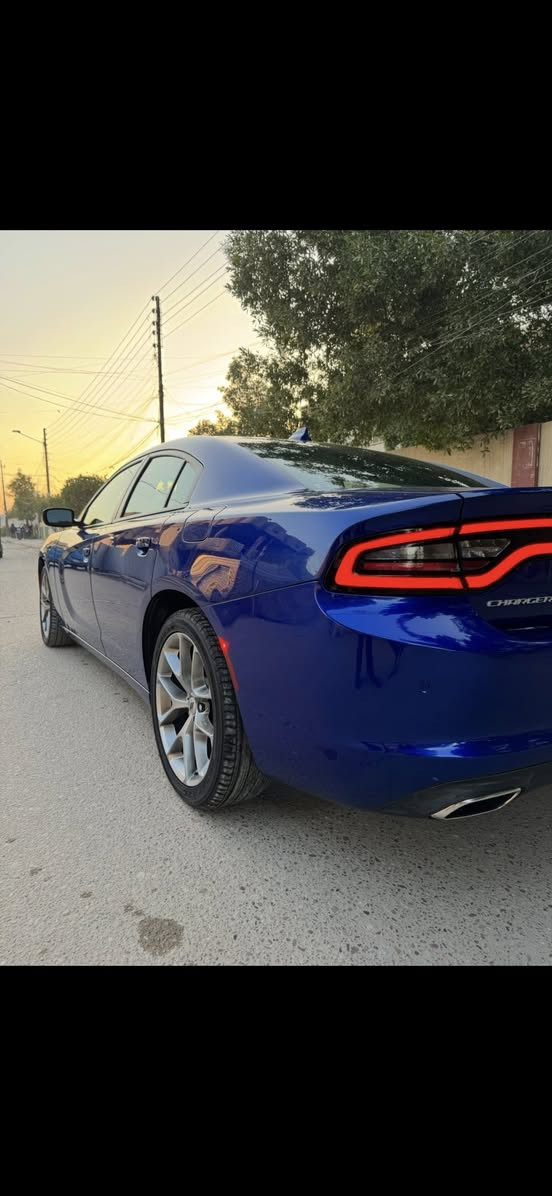 جارجر 2022 اصل فئه بلاك توب فول عده الفتحه السياره كلين *********** ترهم امراوس حسب القناعه
