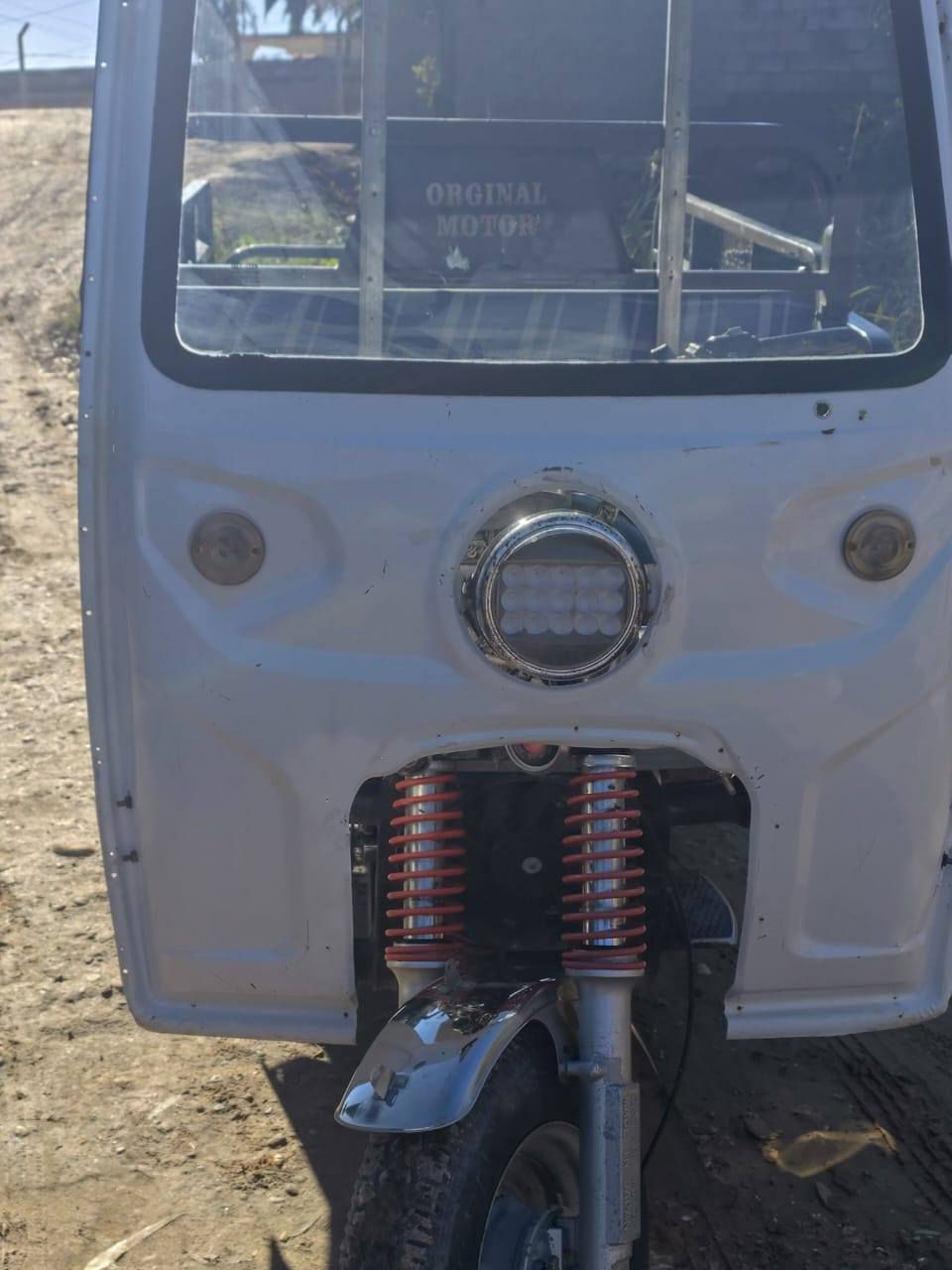 السلام عليكم ورحمه الله وبركاته ستوته للبيع موديل 22 بيه منفيس شغاله سلف كهربائيات كامله للاتصال على الرقم التالي ***********
