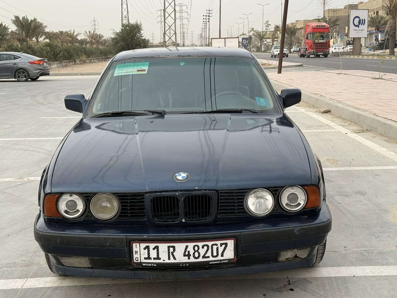 السلام عليكم.

🚗 BMW 525 مفتوح
رقم إنكليزي – بغداد – باسمي
نقل ملكية ثاني يوم مباشرة

🔧 المواصفات:
 • كير ومكينة مكفولات 💯
 • السيارة بحالة جديدة جداً
 • تبريد شغال (ثلج ❄️)
 • تايرات جديدة 🛞
 • دواخل نظيفة وجديدة
 • وارد يابان 🇯🇵
 • بدون حادث

💰 السعر: 45
وبيه مجال للطيبين 

📞 للتواصل: ***********  العنوان/ النجف الاشرف
