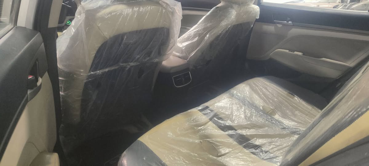 سلام عليكم النتر سوبر مديل  18مكينه 2000 بسم شركه فول بس البصمه شد تشغيل عن بعد ماشيه 82 السياره عليها ادامه كامله تغليف كشنات وارضيه جلد 
السعر 155 السونار مرفق بلمنشور مكانها نجف ناحيه الحيره للأستفسار اتصل ***********
