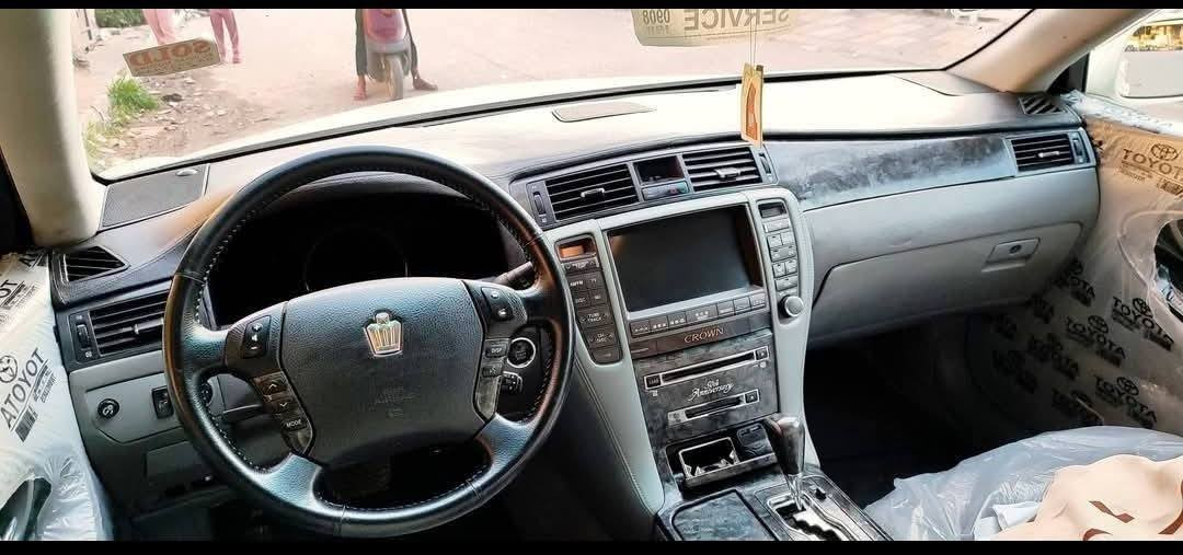 السلام عليكم
سياره شاهينه ادوات كصه جنطه 
دخول جديد سياره جديده كلش ما ناقصه شي 
متومه وكامله ارقام وسنويه 
العنوان سوق الشيوخ 
السعر 39 
للستفسار ***********
