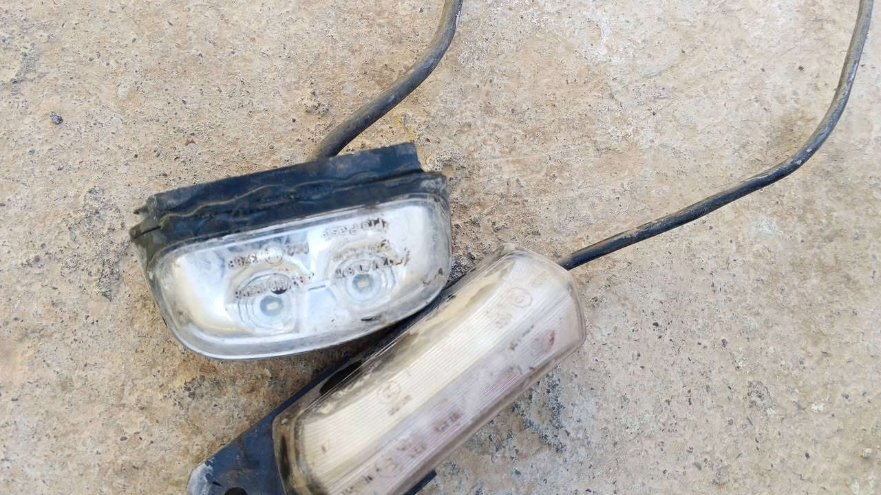 صندوق للبيع مال بالنص نشرات اثنين اصلي بلادي السعر 125 وبي مجال ***********
