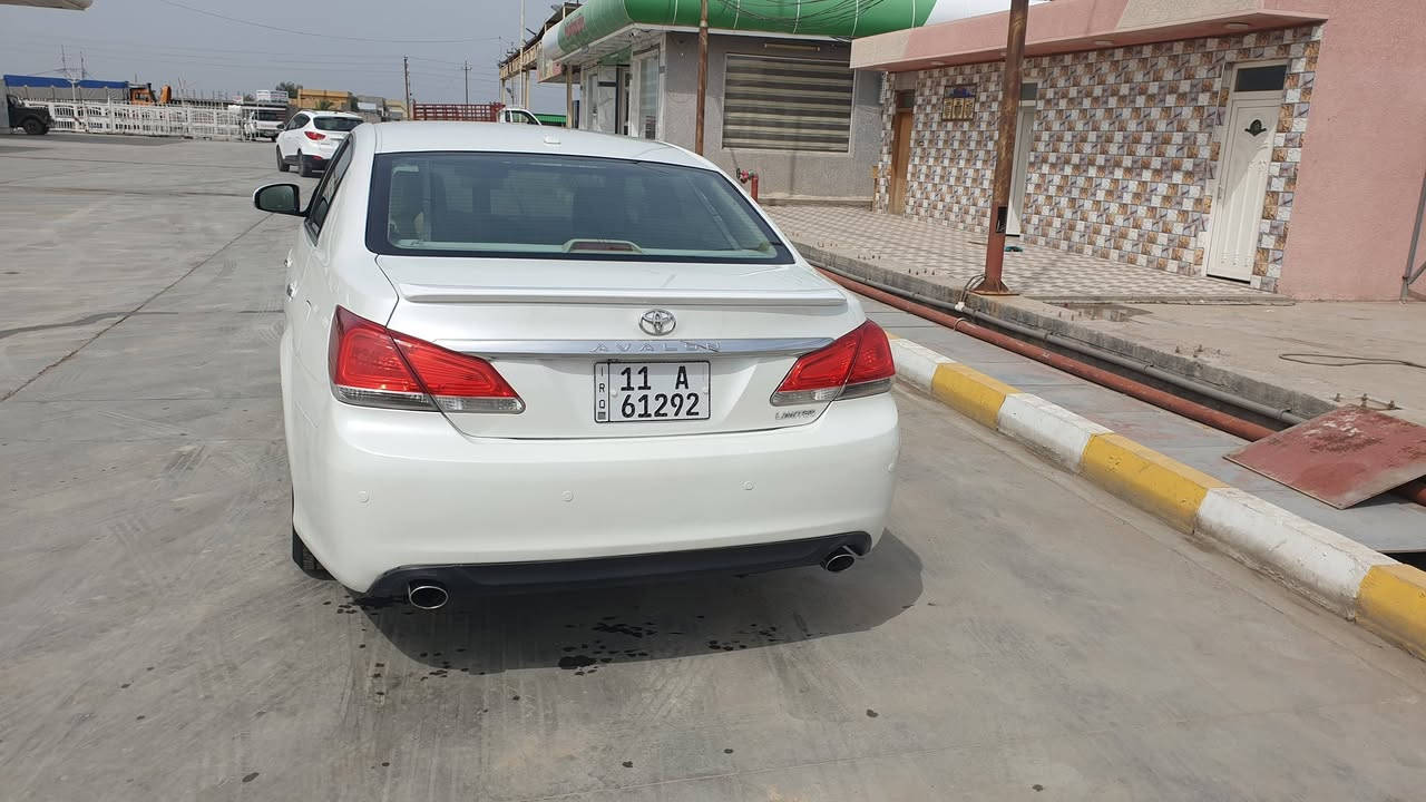 افلون خليجي فول 1/1
رقم بغداد 

موديل 12 شهر 9 

محرك 6v بلادي قبق اسود 

ماشيه ١٦٥ حقيقي 

بيه جاملغ امامي بي طخه وملح فقط 

باقي كفاله 

••• 

السعر ١٩٥ وبيها 

***********

مكان السياره واسط الصويره
